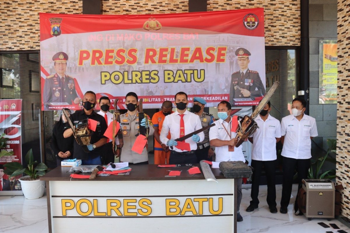 Satreskrim Polres Batu, Berhasil Amankan Dua Pemuda Pelaku Pembalakan Liar