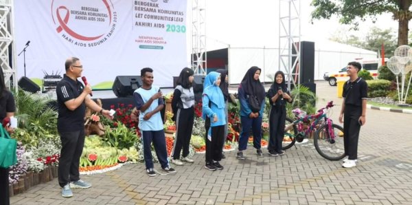 Peringati Hari AIDS Sedunia, Pj. Wali Kota Batu Dr. Aries: Momen Tepat untuk Menyebarkan Kesadaran Bersama Tentang Bahaya HIV/AIDS