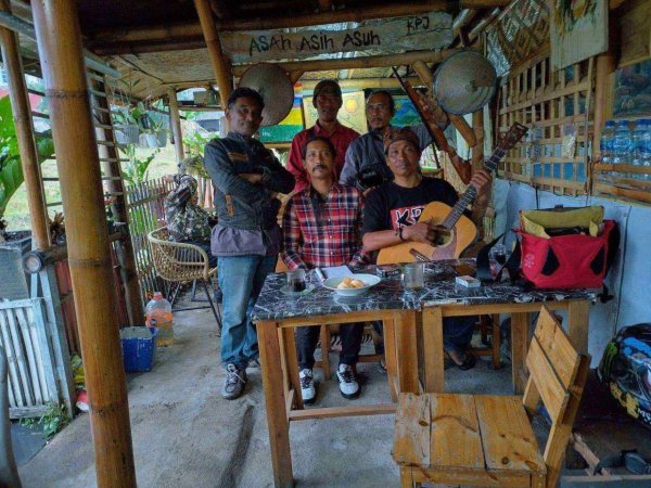 Dukung KD Maju Wali Kota Batu, KPJ Bersaman Wartawan Ciptakan Lagu