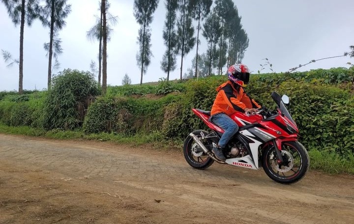Wisata Puncak Brakseng Kota Batu, Dian NCC: Cocok Untuk Sunmori Bersama Komunitas CBR