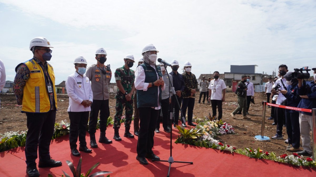 Revitalisasi Pasar Batu, Dewanti Tandai Peletakan Tiang Pancang