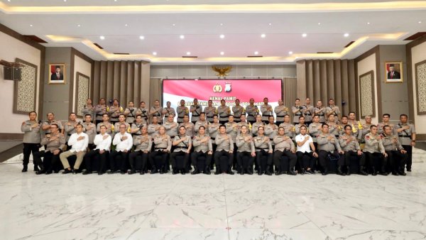 Kapolda Jatim Lantik Dirlantas dan Karumkit Bhayangkara Tk.II Serta 12 Kapolres Jajaran