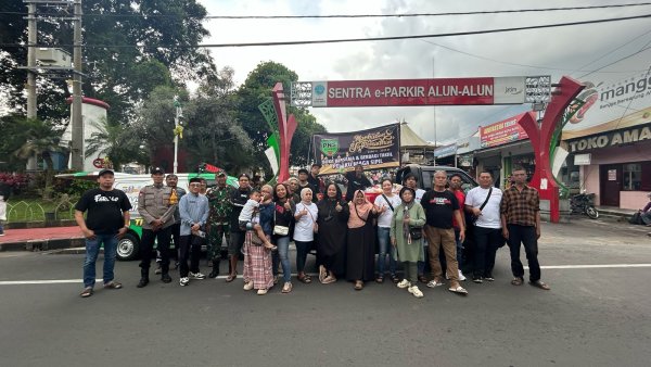 Momen Bulan Suci Ramadan 1445 H, PNS Kota Batu Bagikan 2000 Takjil dan Ajak Masyarakat Bukber