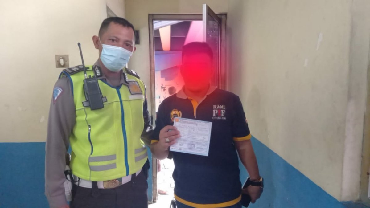 Gunakan Strobo dan Rotator, Satlantas Polresta Malang Kota Tindak Tegas Pengemudi Pajero
