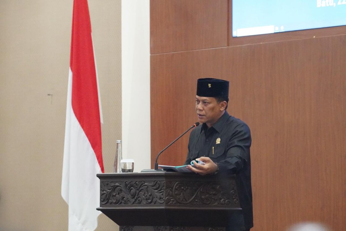 Rapat Paripurna DPRD Pandangan Umum Fraksi Terhadap Raperda Pertanggungjawaban Pelaksanaan APBD Kota Batu TA 2022