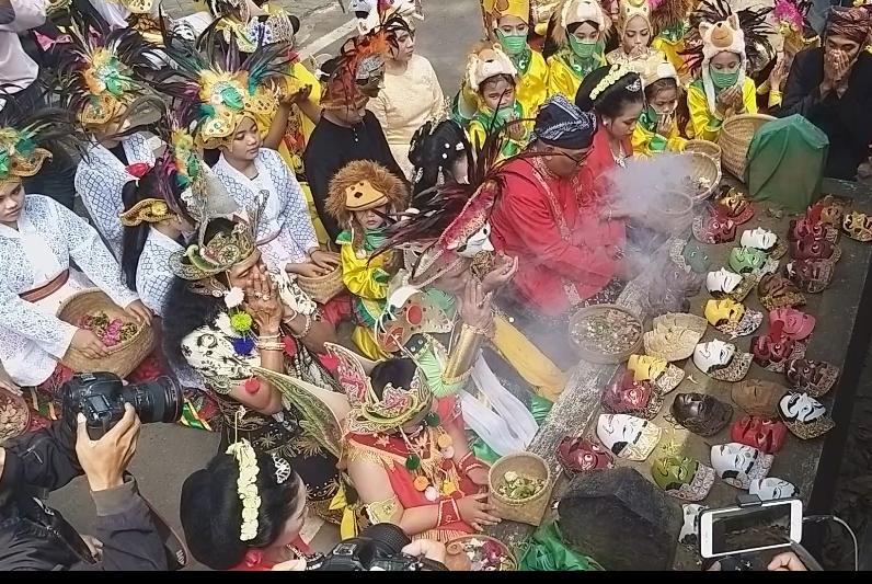 Ritual Sesekaran Topeng Malang di Polowijen, Dilakukan Secara Virtual