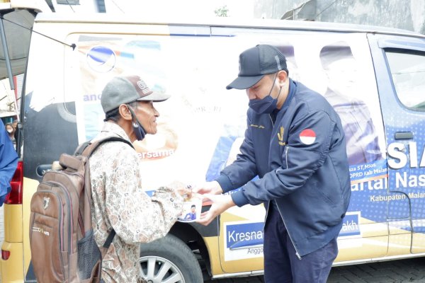 Peduli Terdampak PPKM Darurat, Fraksi NasDem Malang Sebar 2100 Paket Nasi untuk Masyarakat