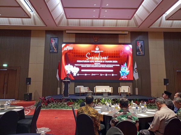 KPU Kota Batu Gelar Sosialisasi PKPU Nomor 8 Tahun 2024 di Golden Tulip Hotel