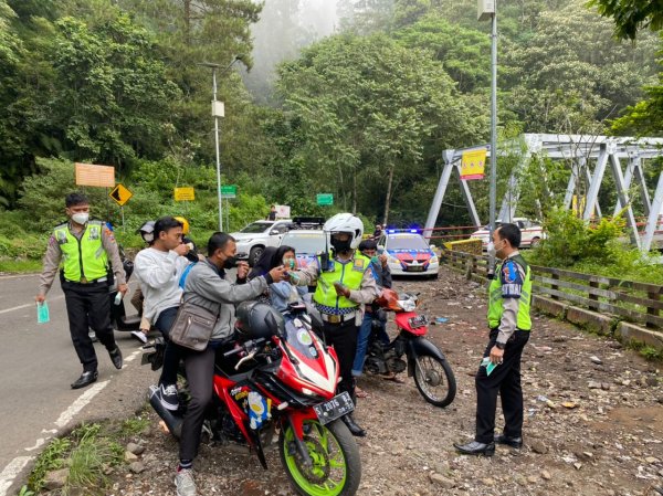 Operasi Patuh Semeru 2022 Sasar Wilayah Cangar, Warga Apresiasi dan Ucapkan Terimakasih