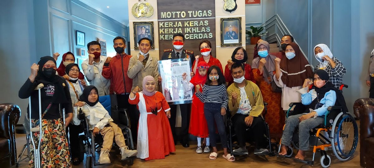 Momentum Peringatan HUT RI, Kapolresta Malang Kota Kombes Pol Buher Terima Anugerah Sebagai Bapak Disabilitas Kota Malang