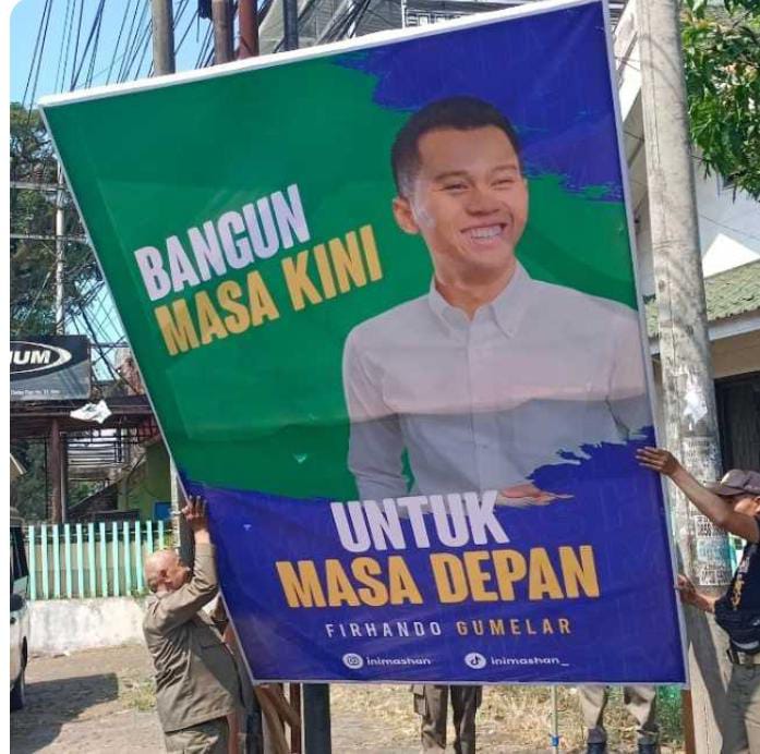 Tegas Tak Pandang Bulu, Satpol PP Kota Batu Tertibkan Reklame dan Banner Tidak Berizin