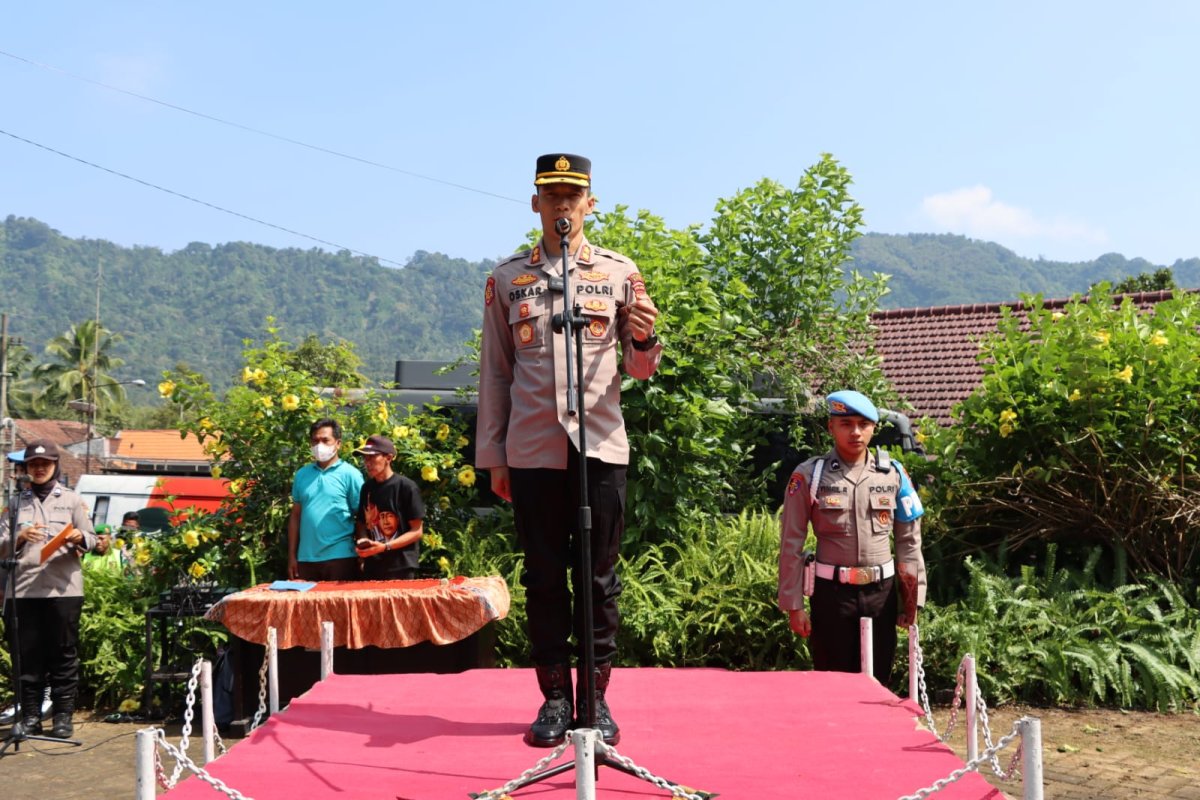 Pengamanan Pilkades, Kapolres Batu Pimpin Apel Kesiapan dan Pergeseran Pasukan
