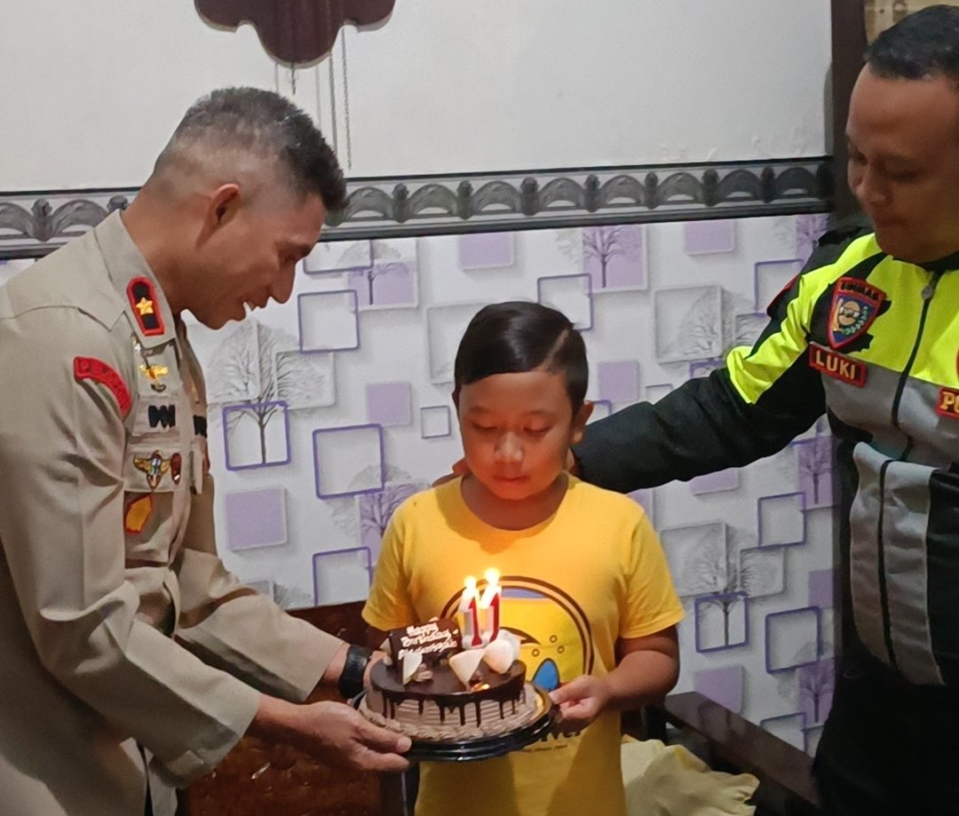 Keluarga Besar Polresta Malang Kota, Rayakan Ulang Tahun Alfiansyah