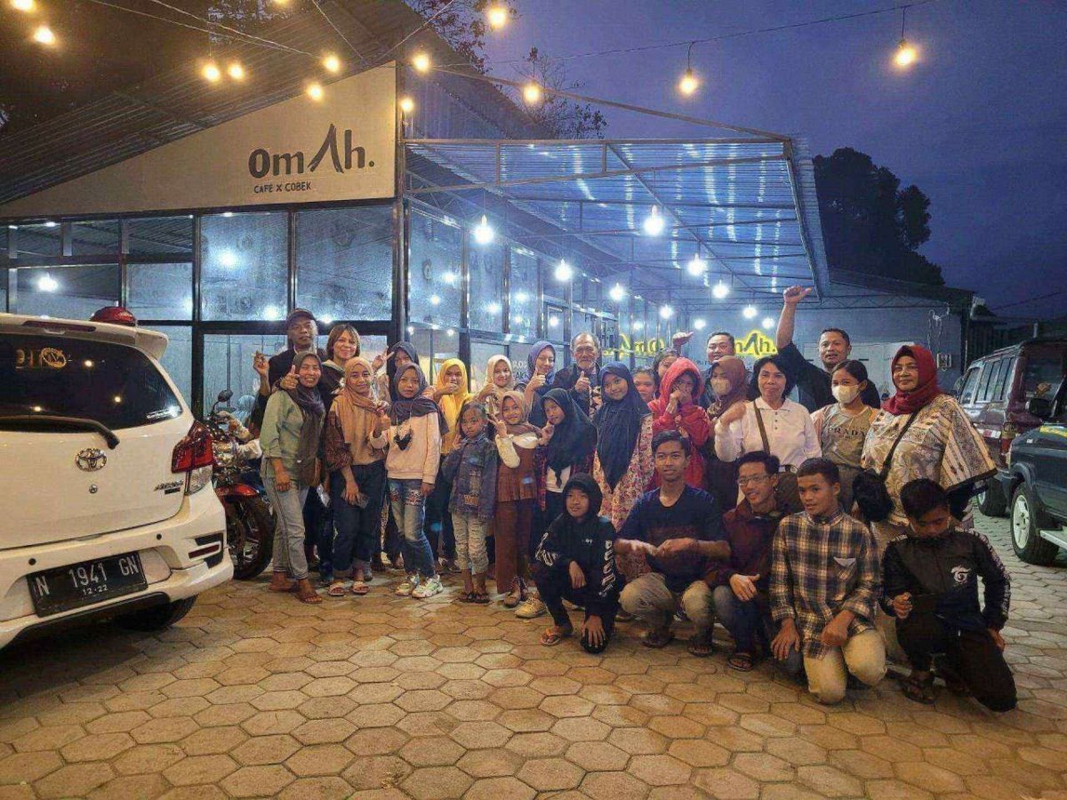 Omah Cafe X Cobek, Gaib Sampurno: Tempat Nongkrong Kekinian dengan Harga Merakyat di Kota Batu