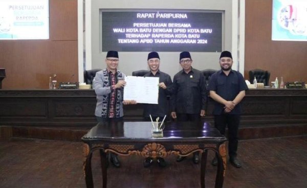 Sidang Paripurna APBD 2024 Tepat Waktu, Pj. Wali Kota Batu Dr. Aries: Terimakasih Telah Bersinergi