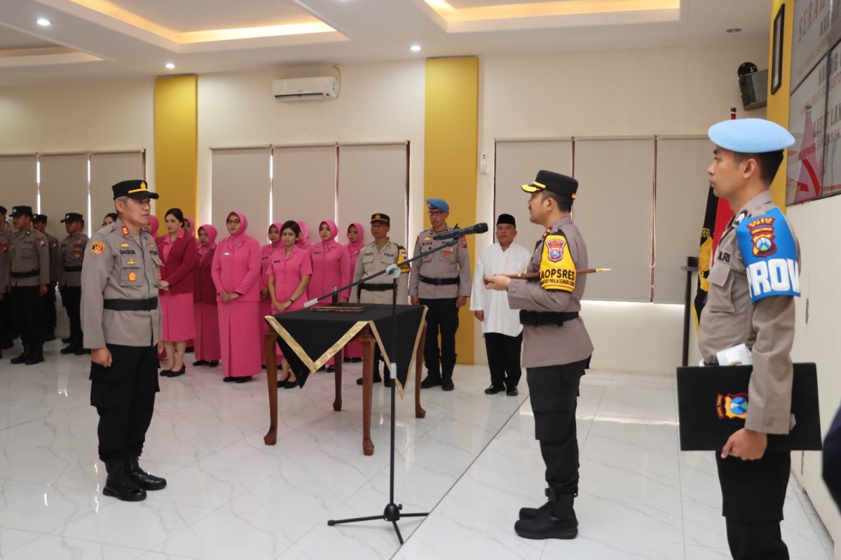 Kapolres Batu AKBP Andi Yudha Pranata Pimpin Sertijab Kasat dan Kabag Ops