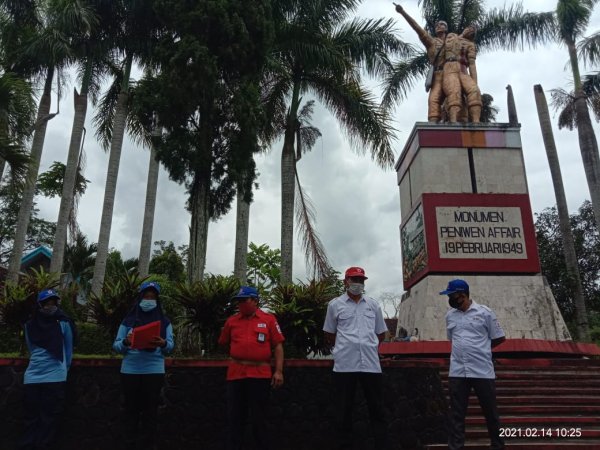 HUT ke-37, KSR PMI Turen Gelar Doa Bersama di Monumen Peniwen
