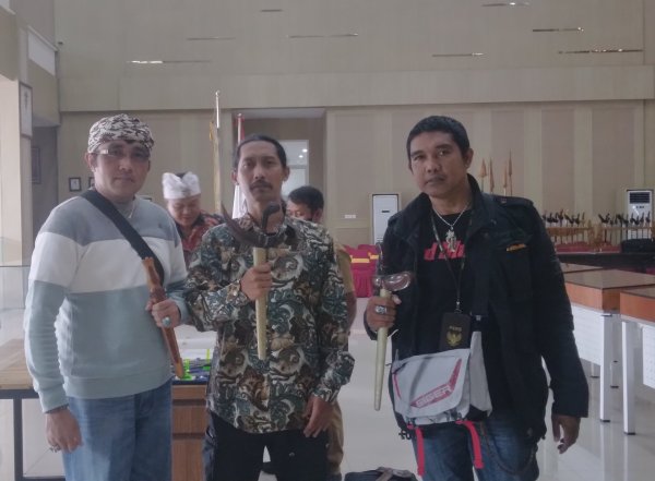 Pameran Keris di Balaikota Among Tani Pemkot Batu Juga Diikuti Jurnalis