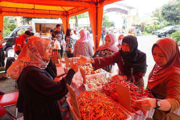 Stabilkan Harga Bahan Pokok, Pemkot Batu Melalui Diskumdag Gelar Operasi Pasar Murah