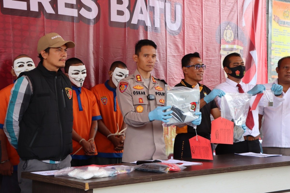Satreskrim Polres Batu, Berhasil Tangkap Pelaku Pembobol Gudang Ghealsy yang Viral di Medsos Tiktok