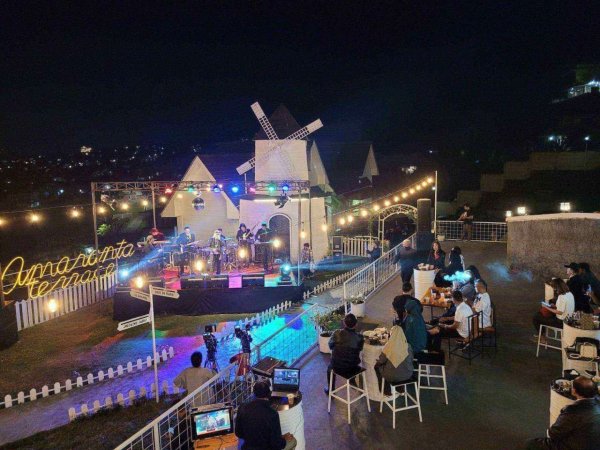 Tribute Night To The Mercy’s With Batu Legend Band, Hibur Pengunjung Amaranta Terrace Guest House