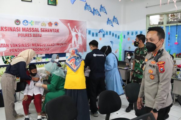 Implementasikan Perintah Kapolri, Polres Batu Gelar Vaksinasi Anak