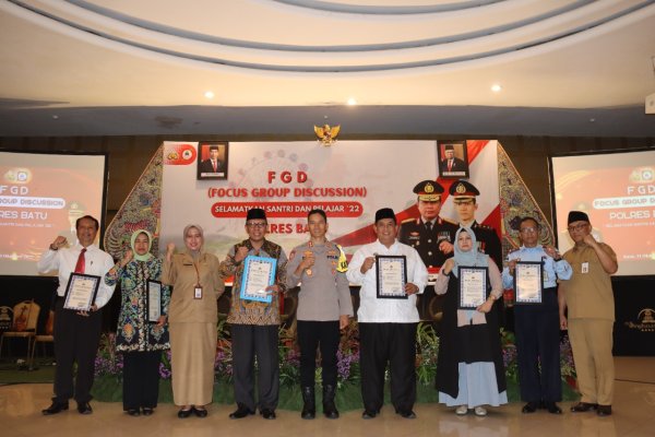 Usung Tema “Selamatkan Santri dan Pelajar”, Kapolres Batu AKBP Oskar Gelar FGD Cegah Kasus Bullying