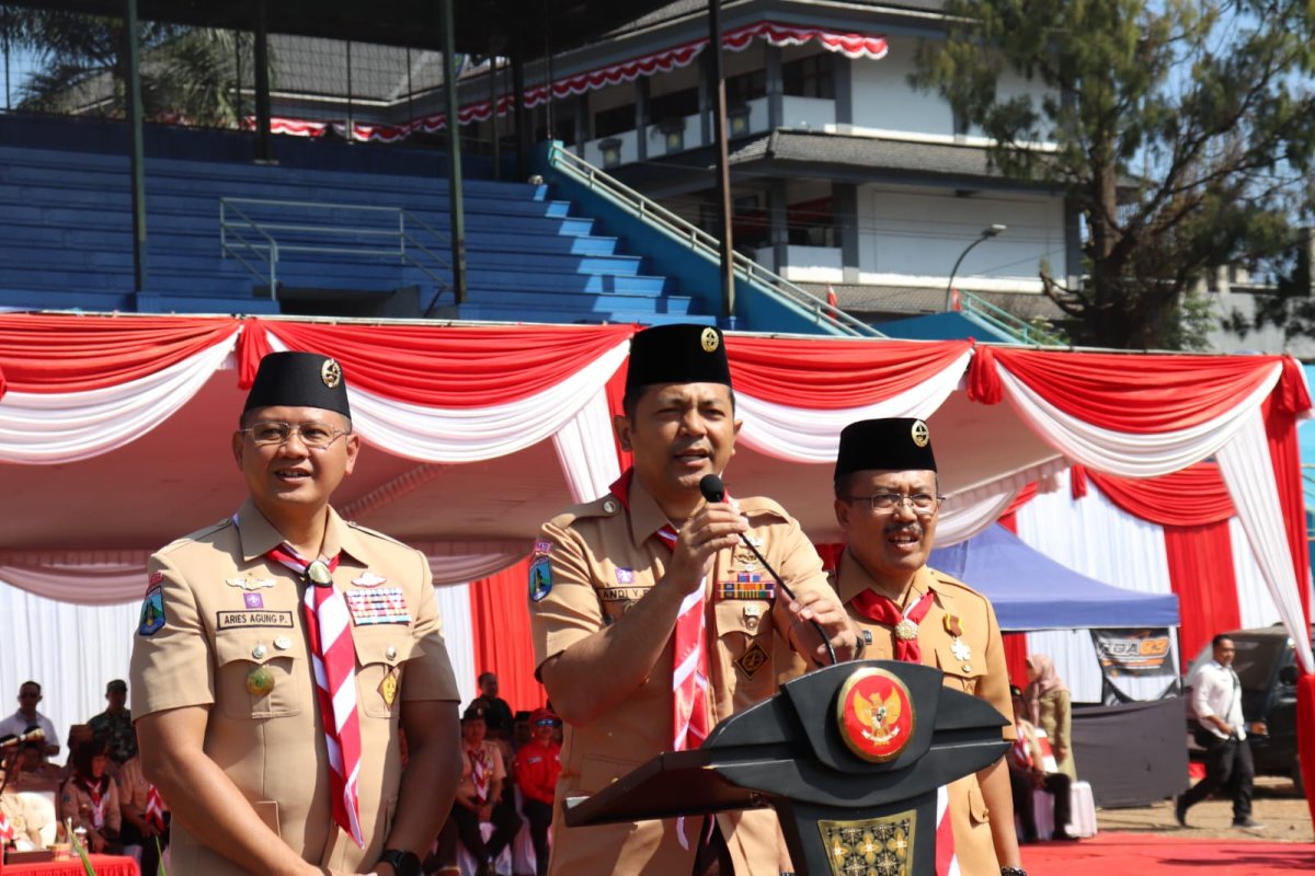 Kapolres Batu AKBP Andi Ikuti Upacara Peringati Hari Pramuka ke-63 di Stadion Brantas