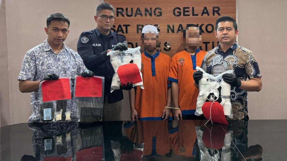 2 Pengedar Pil Double L Warga Desa Giripurno Lajar, Berhasil Ditangkap Sat Resnarkoba Polres Batu