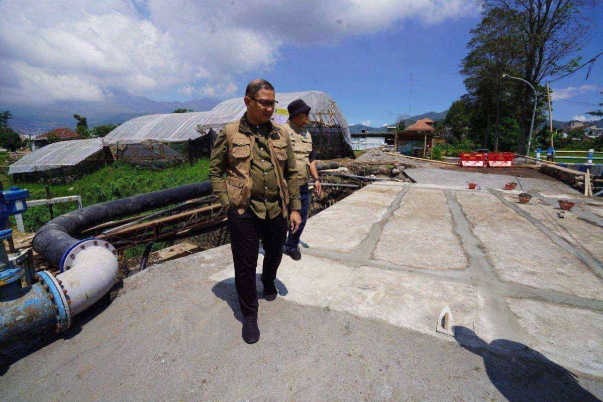 Pj. Wali Kota Batu Aries Tinjau Akses Sudetan Sungai Paron Bumiaji