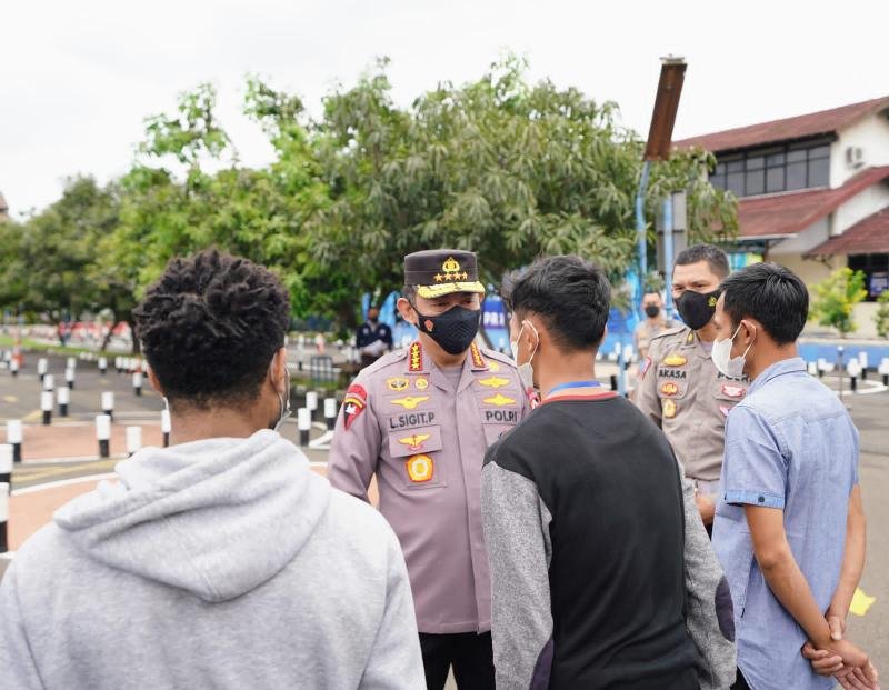 Sidak ke Satpas SIM Polda Metro Jaya, Kapolri Jenderal Listyo Sigit: Bagi Peserta Gagal Ujian Bisa Mengulang di Hari yang Sama