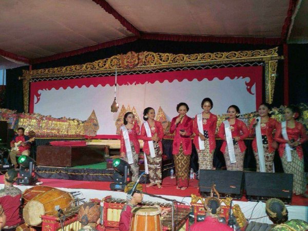 Lestarikan Budaya Kota Batu, Cawalkot Kris Dayanti dan Kresna Dewanata Prosakh Gelar Wayang Kulit Srikandi KriDa