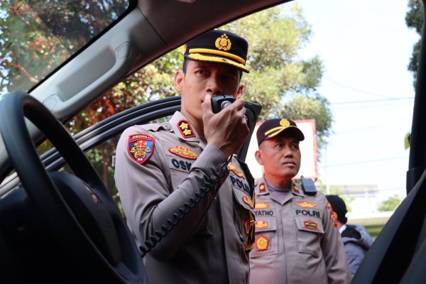 Pastikan Tour De Panderman Berjalan Lancar, Kapolres Batu AKBP Oskar Lakukan Pengecekan Ranmor Dinas Anggota