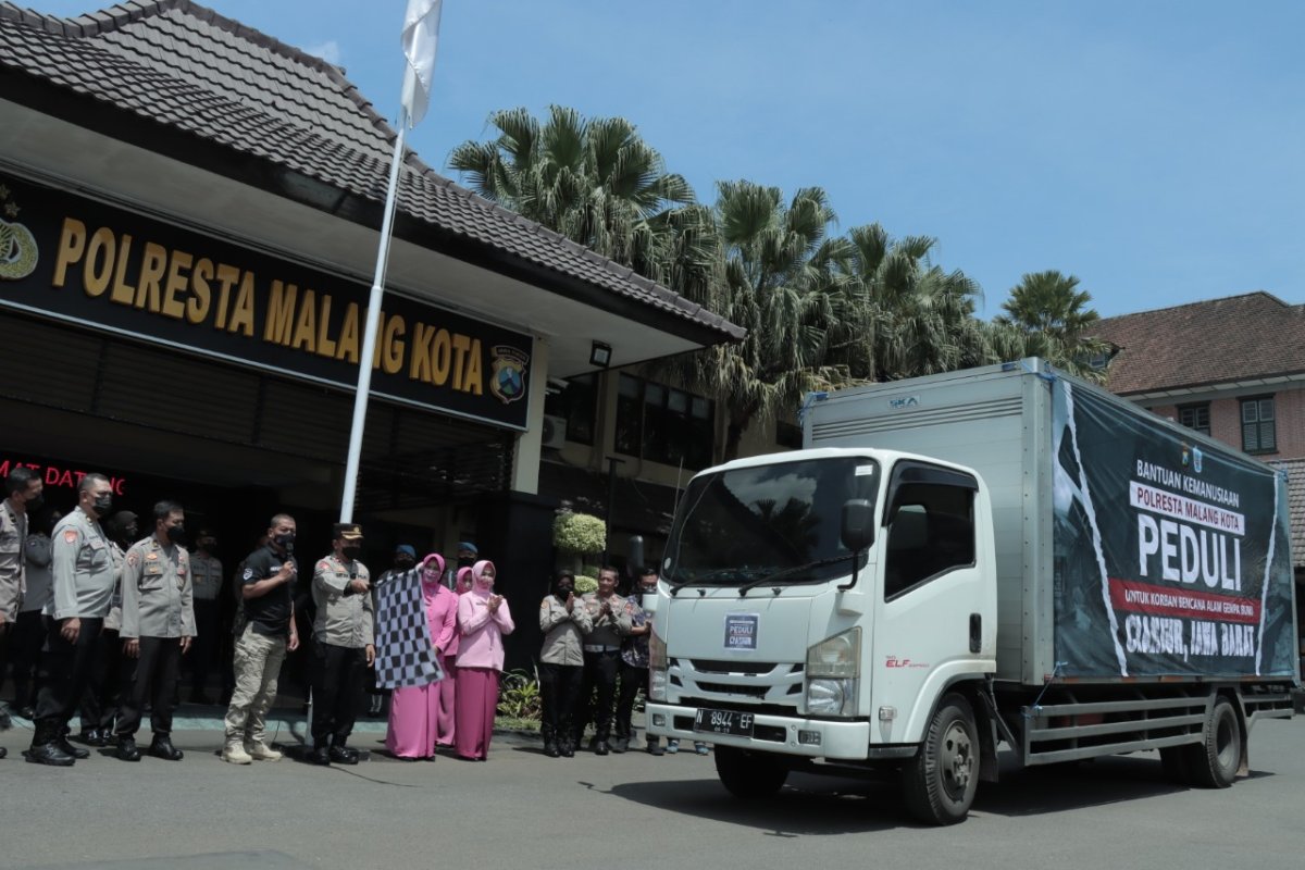 Peduli Korban Gempa Bumi di Cianjur, Polresta Malang Kota Kirimkan Bantuan Paket Sembako dan Obat