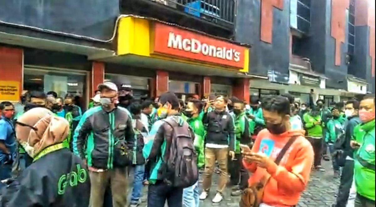 Kerumunan Promo BTS Meal McDonald’s Potensial Menularkan Covid, Akadenisi UB Beri Sorotan Kritis