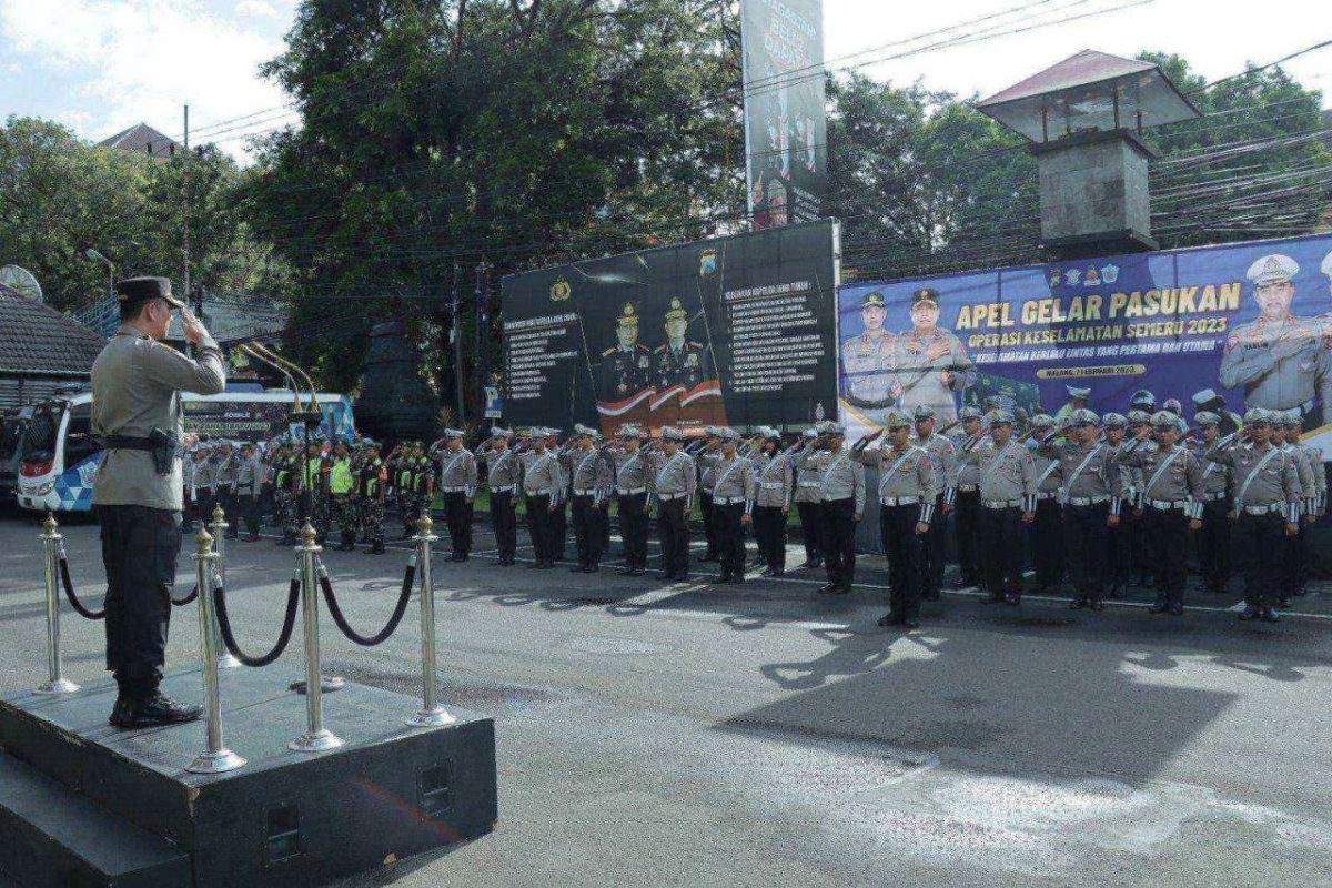 Kapolresta Malang Kota Kombes Pol. Buher, Pimpin Apel Gelar Pasukan Operasi Keselamatan Semeru 2023
