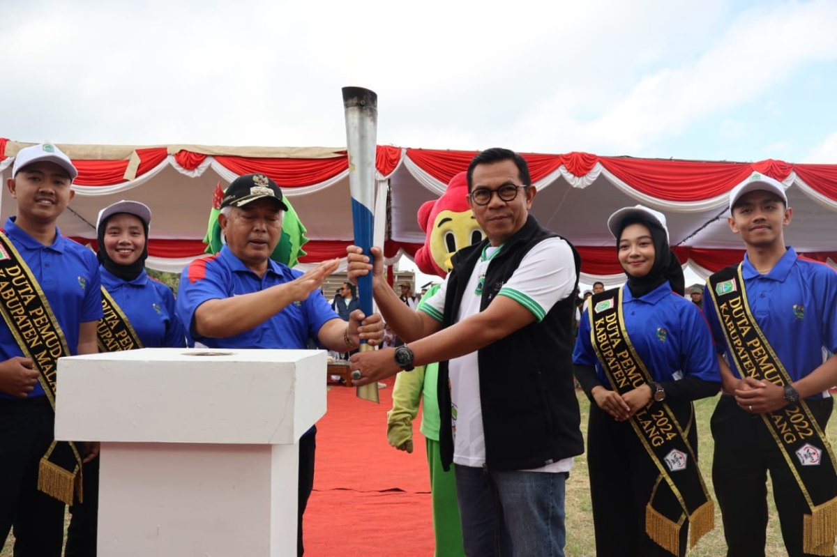 Setelah Menempuh Perjalanan dari Kabupaten Malang, Kirab Obor Porprov IX Jatim 2025 Sampai di Kota Batu