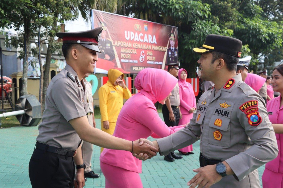 Kapolres Batu, AKBP Andi Beri Selamat Anggotanya yang Naik Pangkat, Ingatkan layani Masyarakat dengan Baik