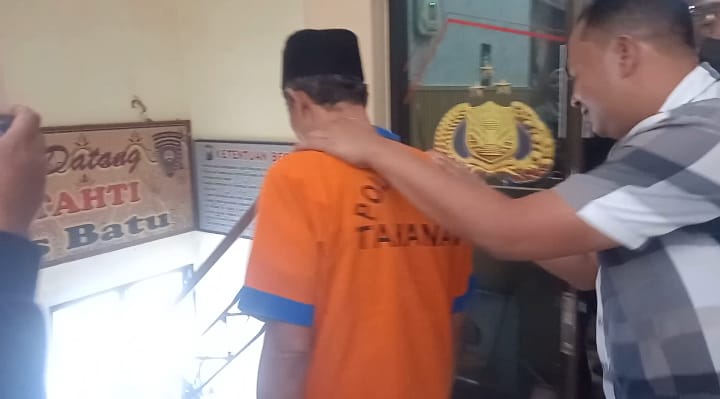 Ungkap Kasus Dugaan Pencabulan Anak Dibawah Umur, Sat Reskrim Polres Batu Gelar Konferensi Pers