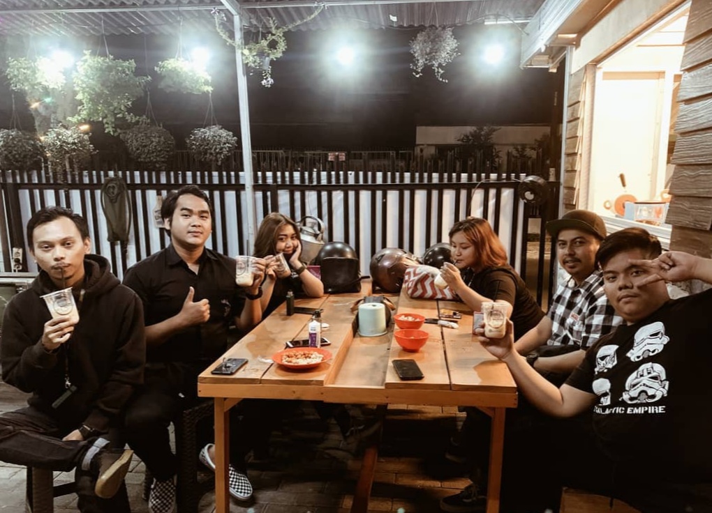 Tampung Pencari kerja, Kelola Cafe NGOCEH Saat Pandemi