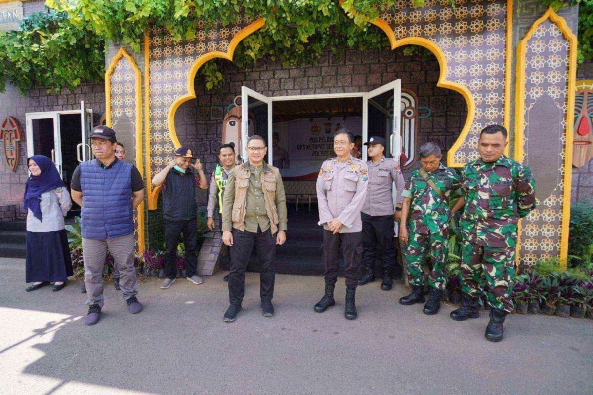 Pj. Wali Kota Batu Aries Beri Semangat Petugas Pos Pengamanan Libur Hari Raya Idul Fitri
