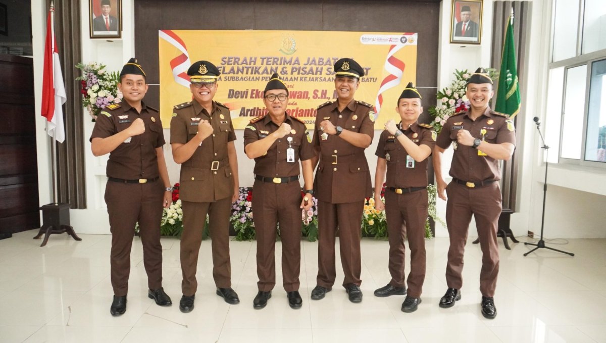 Kejari Batu Didik Adhyotomo Pimpin Sertijab dan Pelantikan Kepala Sub Bagian Pembinaan