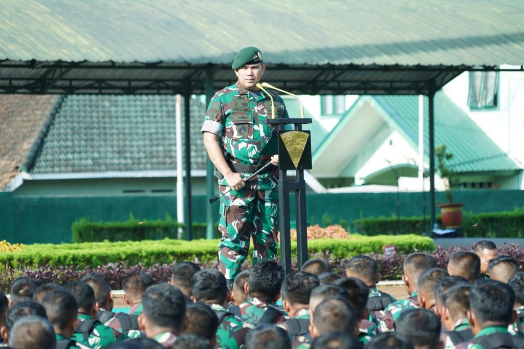 Pangdivif 2 Kostrad Mayjen TNI Syafrial Pimpin Upacara Bendera