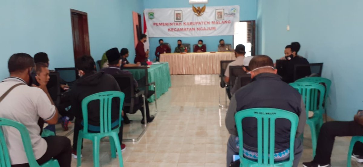 Serah Terima Dokumen Perbaikan Panitia Pemilihan Kecamatan Ngajum