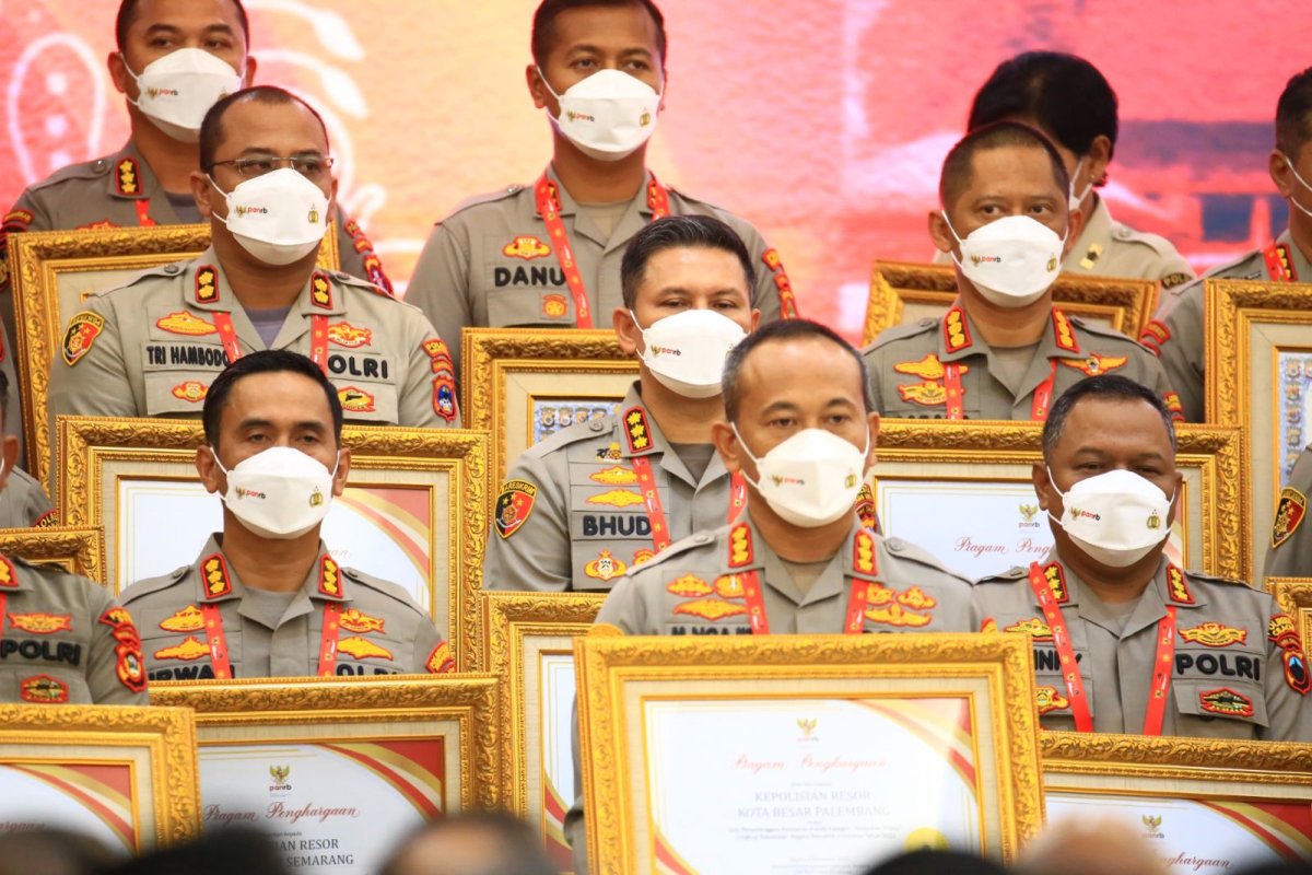 Sejumlah 10 Polres Jajaran Polda Jatim, Terima Penghargaan dari Kemenpan RB