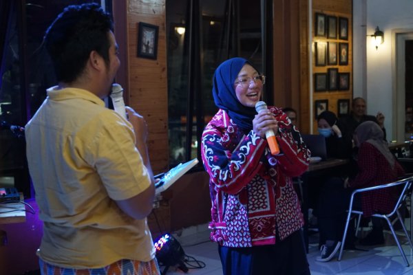 Obati Kerinduan Masa Lalu, Musisi Rani Jambak Launching Komposisi Unik