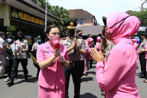Kapolresta Malang Kota Kombes Pol Buher, Pimpin Upacara Kenaikan Pangkat