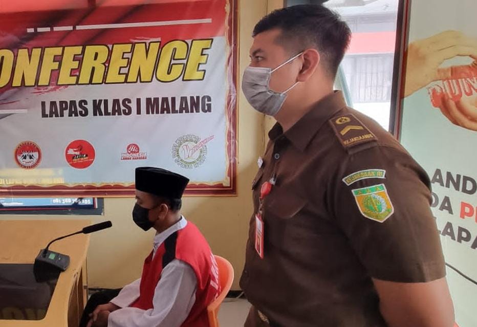 JPU Tuntut Gareng Tersangka Pemerkosa Anak Tiri 15 Tahun Penjara