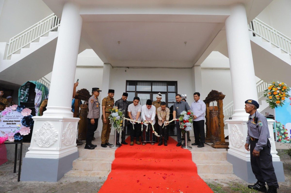 Pj. Wali Kota Batu Aries AP, Resmikan Gedung Raden Singojoyo di Kelurahan Temas