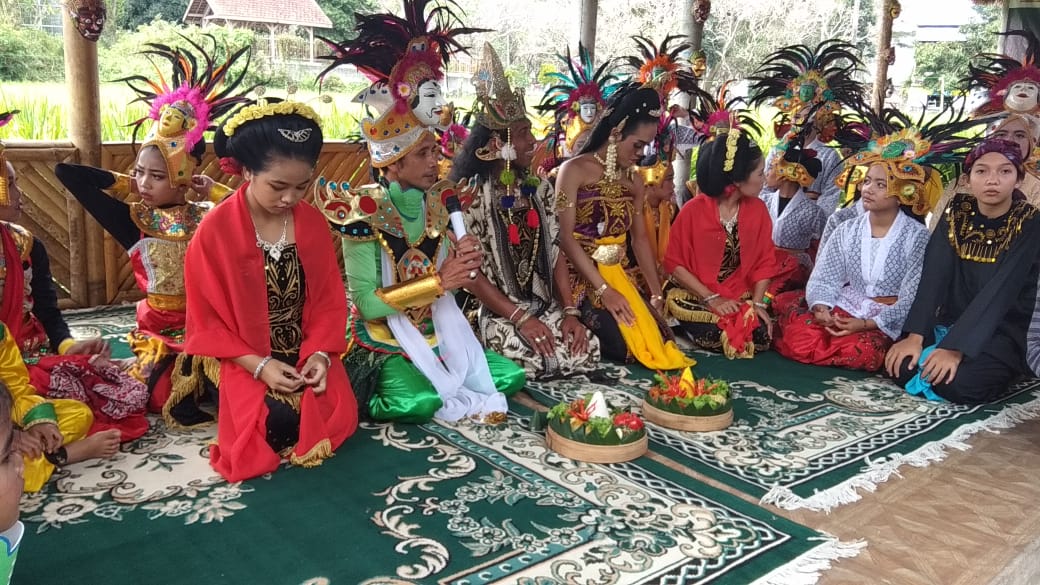 Launching Buku Kampung Budaya Polowijen, Awali Sesekaran Topeng Malang